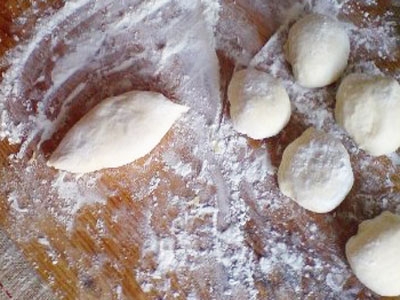 пиріжок на столі