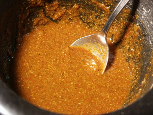 заливаємо водою спеції