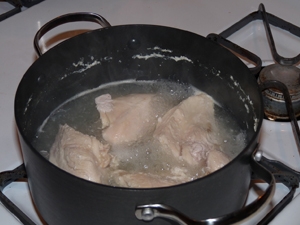 відварюємо шматочки курки