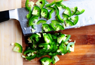 подрібнюємо перець чилі