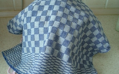 Вкриваємо банку з молоком