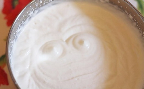 сметана збита з цукром