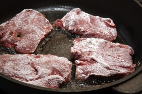 нарізаємо м'ясо