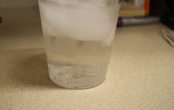 промиваємо ємність для закваски йогурту