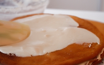 обмазуємо коржі кремом