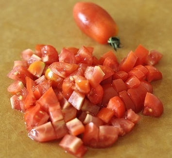 Фарбуємо чобіт помідорами