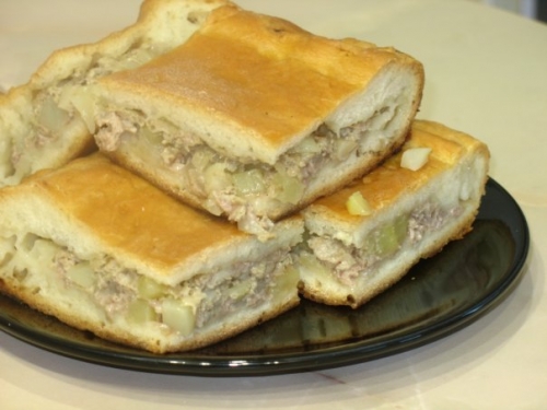 пиріг з м'ясом і картоплею