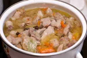 гасіння свинини