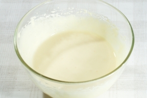 Збиваємо яйця з цукром