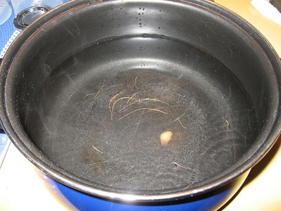 каструля з водою