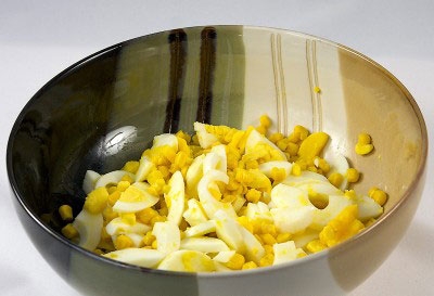 кукурудза в мисці