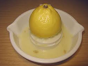 видавлюємо сік лимона