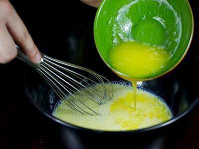 жир в мисці