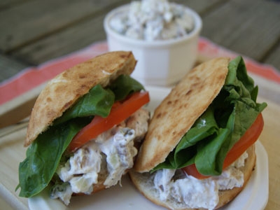 салат з куркою і каперсами