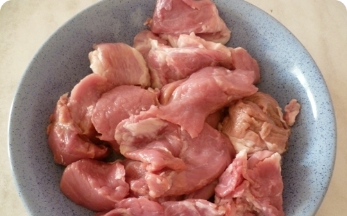 нарізаємо м'ясо