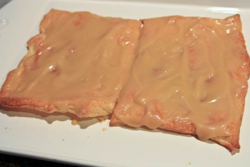 змащуємо коржі кремом