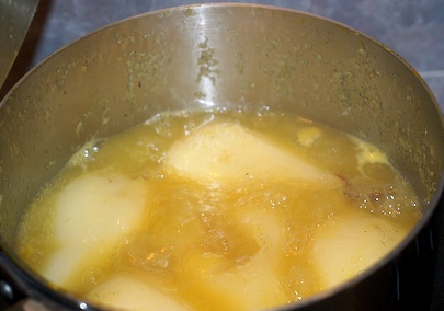 Проварюємо груші 15 хвилин