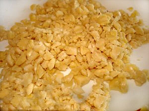 Подрібнюємо горіхи