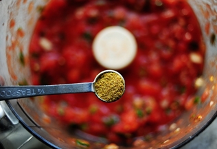 додаємо в блендер кмин