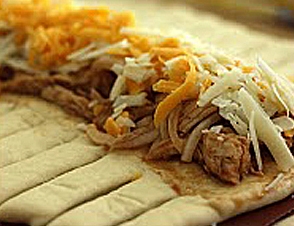 викладаємо на тісто начинку