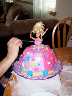 лялька торт