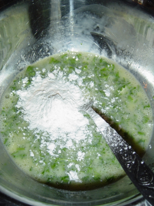 збиваємо яйця з борошном