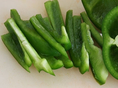 зелений перець соломкою