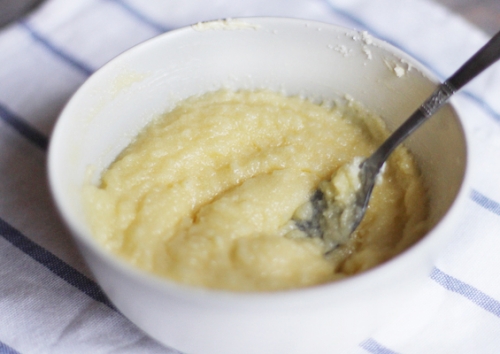 збиваємо масло з цукром