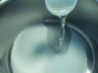 розчиняємо цукор і сіль у воді