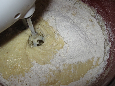 борошно і жовтки