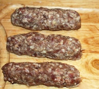 з фаршу ковбаски