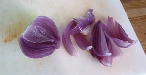 лук на дошці