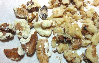 волоські горіхи подрібнюємо