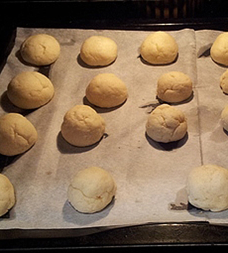 викладаємо кульки на деко