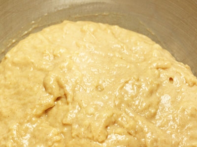 тісто в мисці