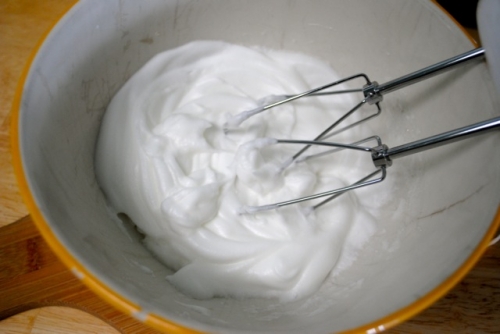 збиваємо білки