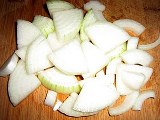 подрібнити цибулю