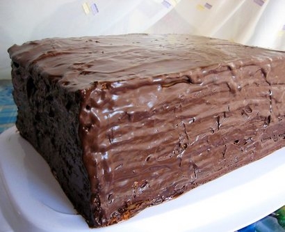 поливаємо торт глазур'ю