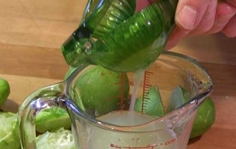 видавлюємо сік лайма