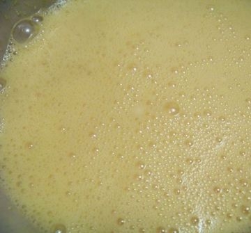 збиваємо яйця з цукром