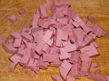 Подрібнюємо ковбасу