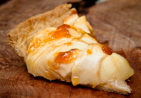 шматочок пирога гості на порозі