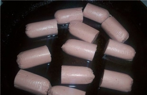 обсмажуємо сосиски