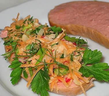 начиняємо сардельку