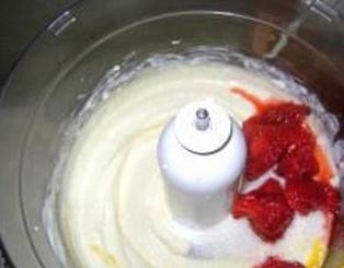 перетираємо ягоди