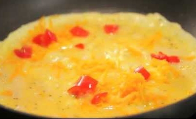 викладаємо перець і посипаємо все сиром