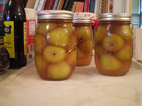 банки з консервованим инжирам