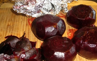 буряк очищаємо від шкірки