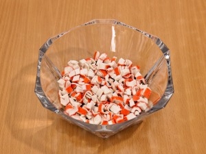 викладаємо крабові палички