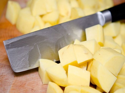 картоплю кубиками